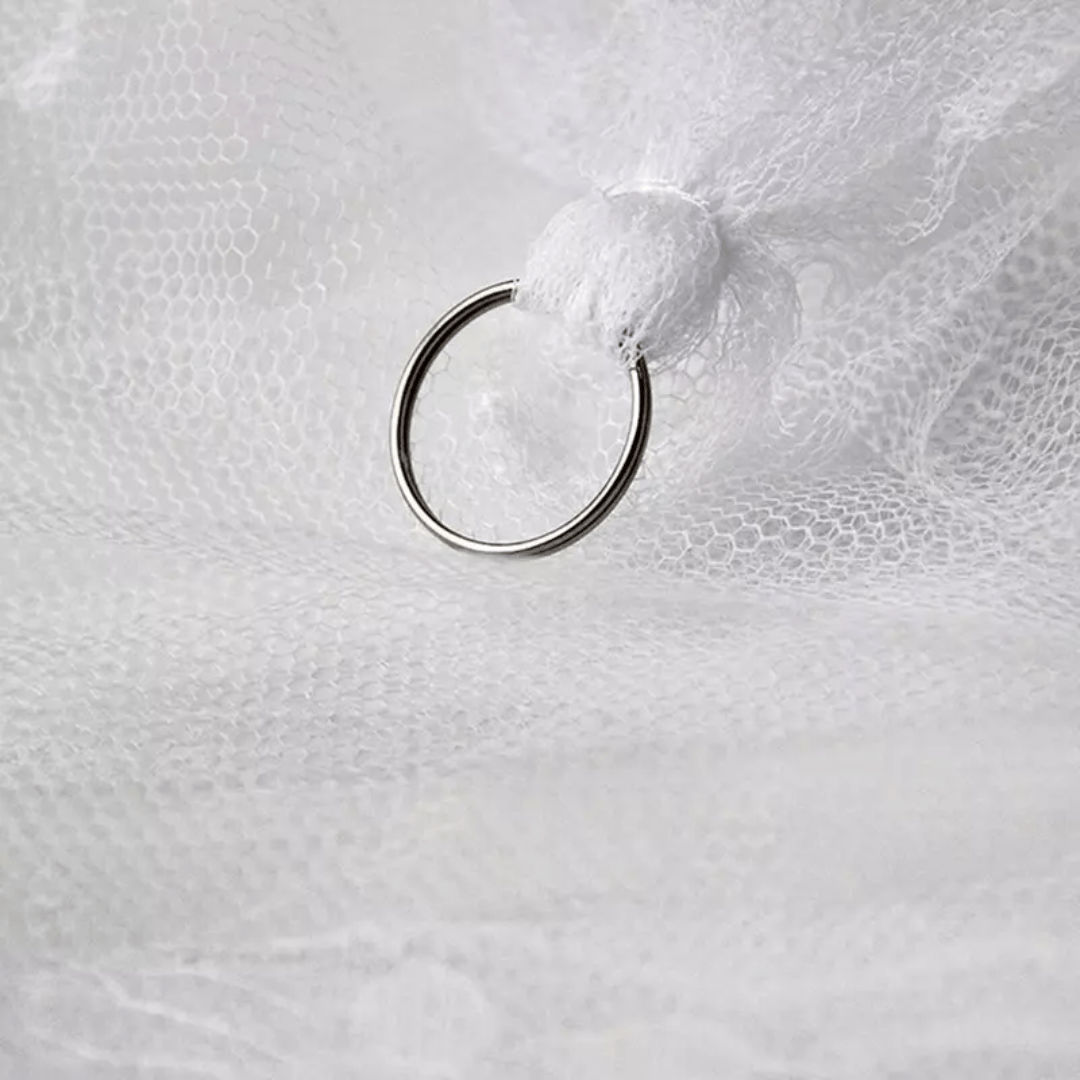 Moustiquaire blanche à dôme type suspendu princesse de cour, vue 3