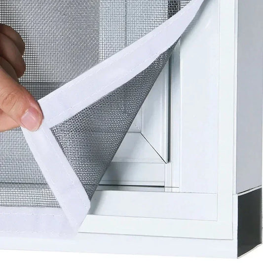 Moustiquaire fenêtre blanche auto-adhésive sur mesure, vue 3